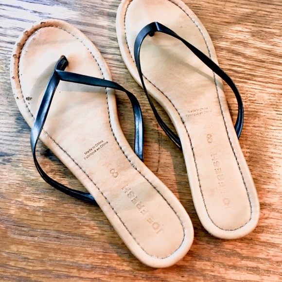 Joe Fresh black strap flip flops - Picture 4 of 7